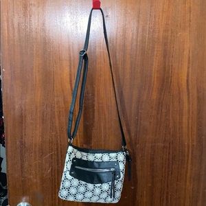 CROSS BODY PURSE